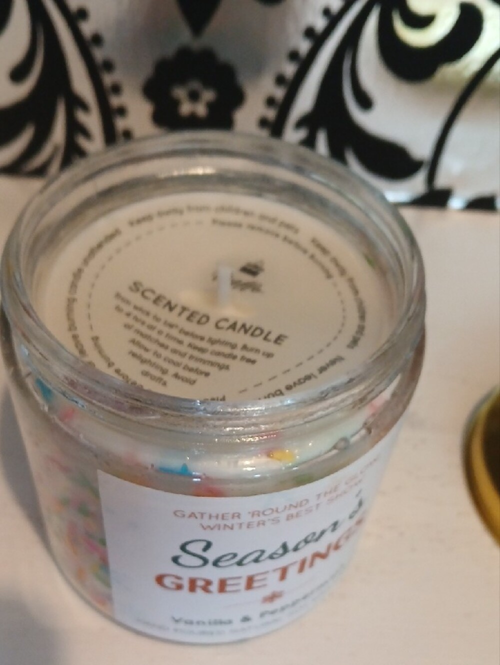 Vanilla & Peppermint Soy Candle Seasons Greetings - Picture 3 of 4